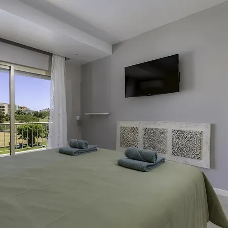 Apartment Corcovada Sunset With View To The Pool